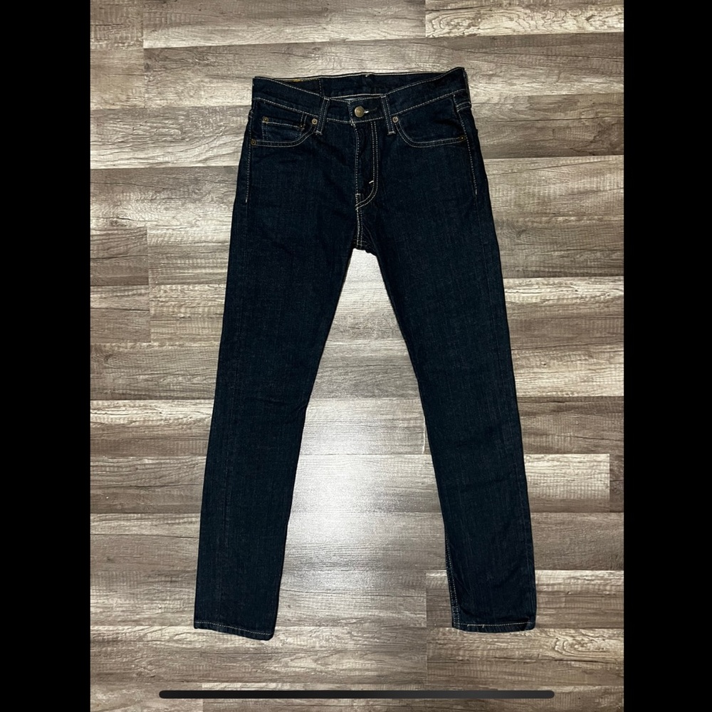 LEVI’S Men’s Jean. Size 30. (Like new).